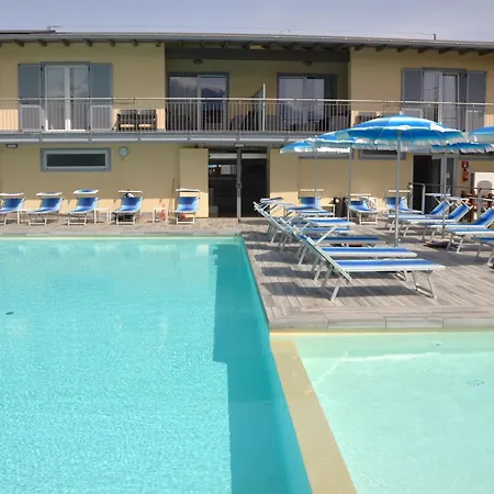 Italia 90 Two Levels Apartment