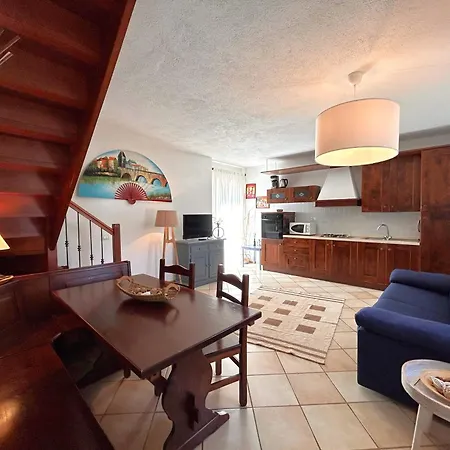 Apartment Italia 90 Two Levels